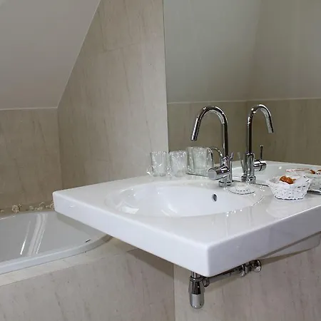 Popelka 4* Prague