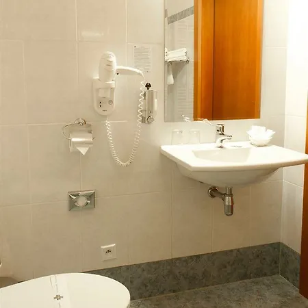 Popelka 4* براغ