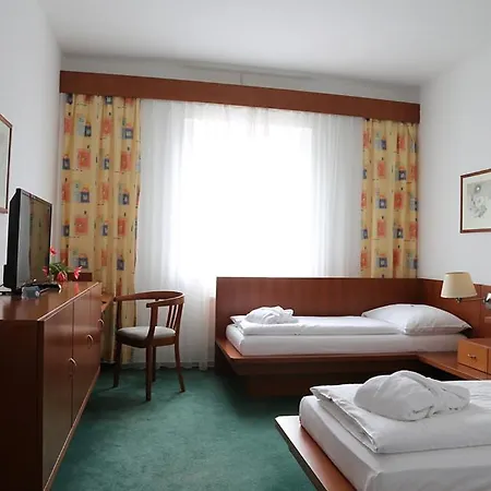 Popelka 4* Prague