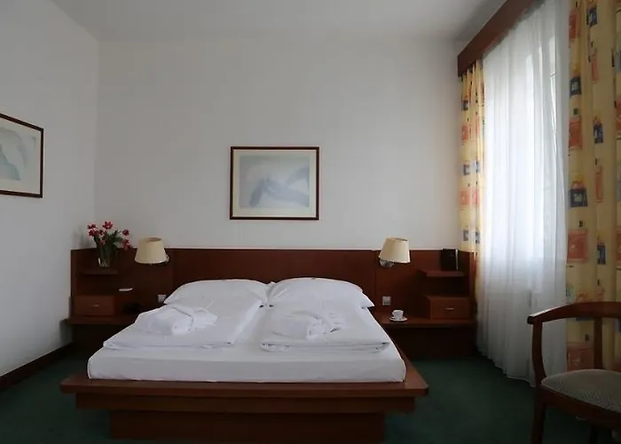 Popelka 4* Prag