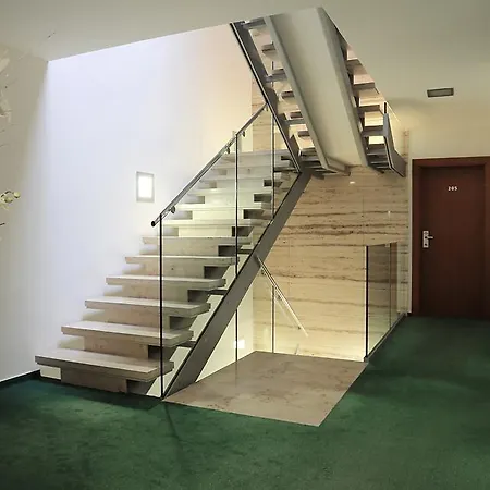Popelka Hotell