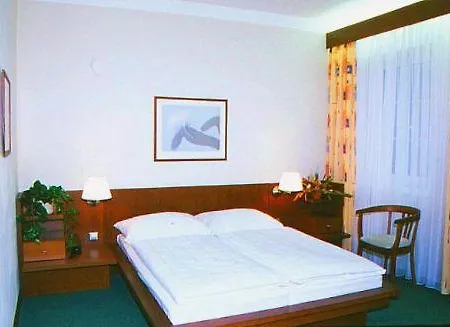 Popelka Prag
