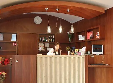 Popelka 4* Prague